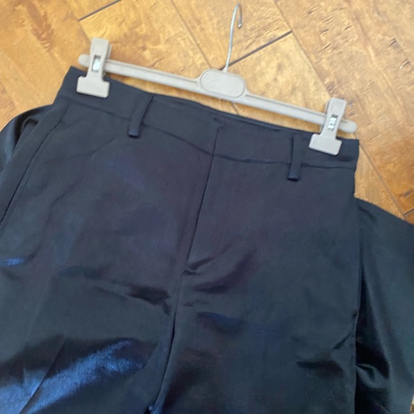 Vince Black Satin Wide Leg Cropped Pants - Picture 6 of 9